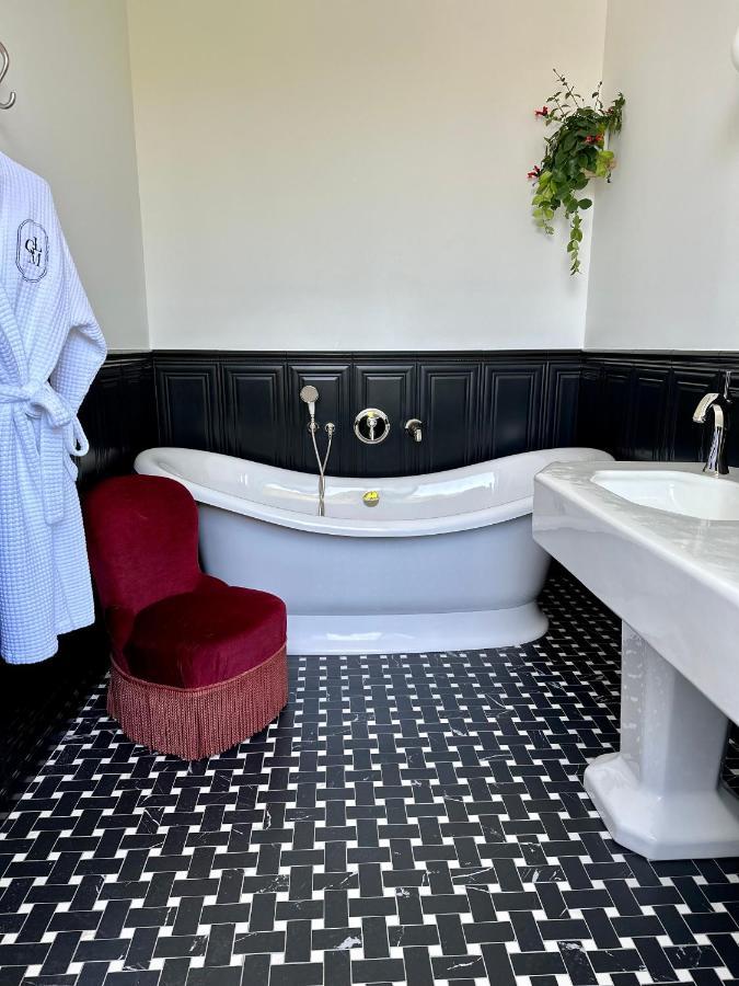 La Grande Maison Lgm Lesches Eksteriør bilde