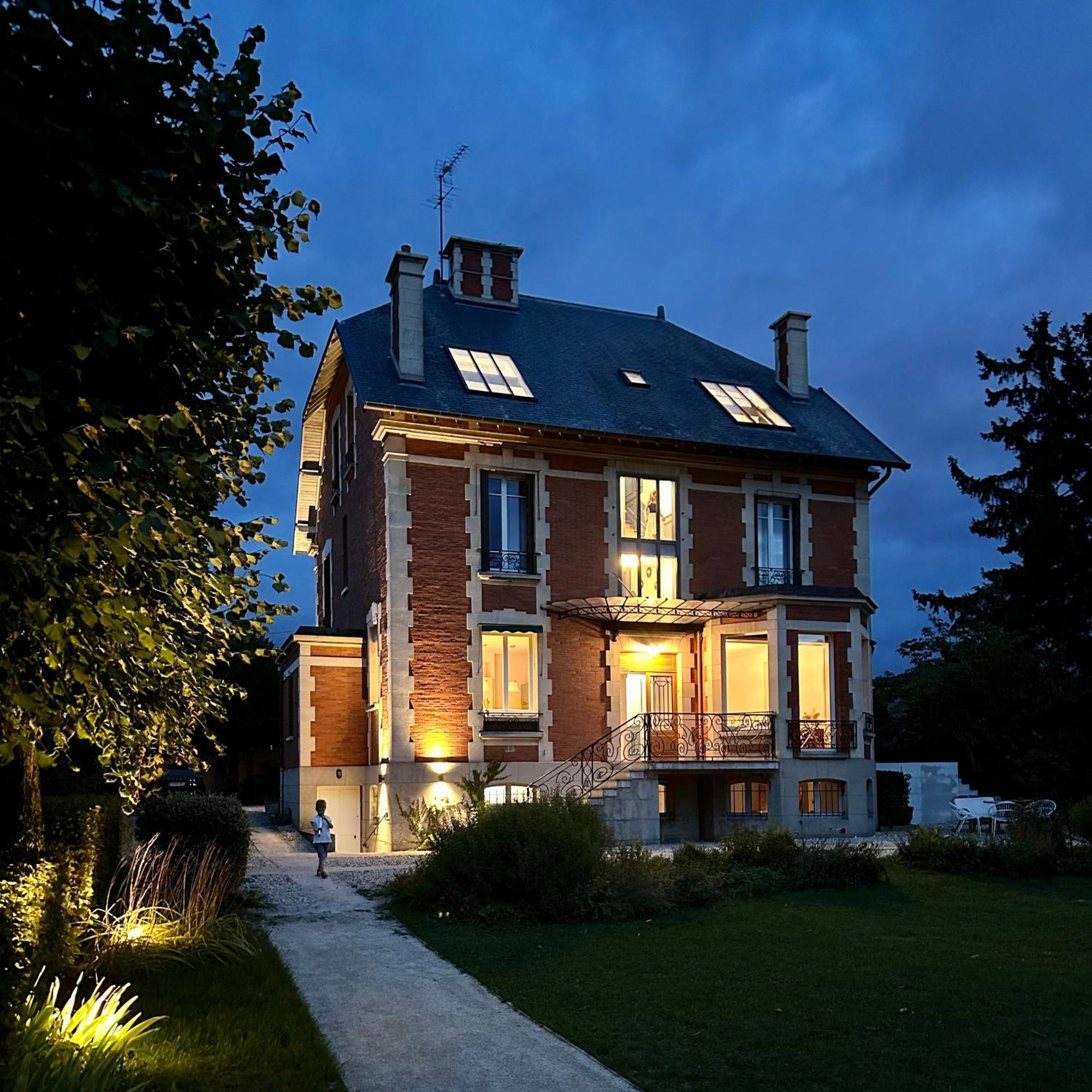 La Grande Maison Lgm Lesches Eksteriør bilde
